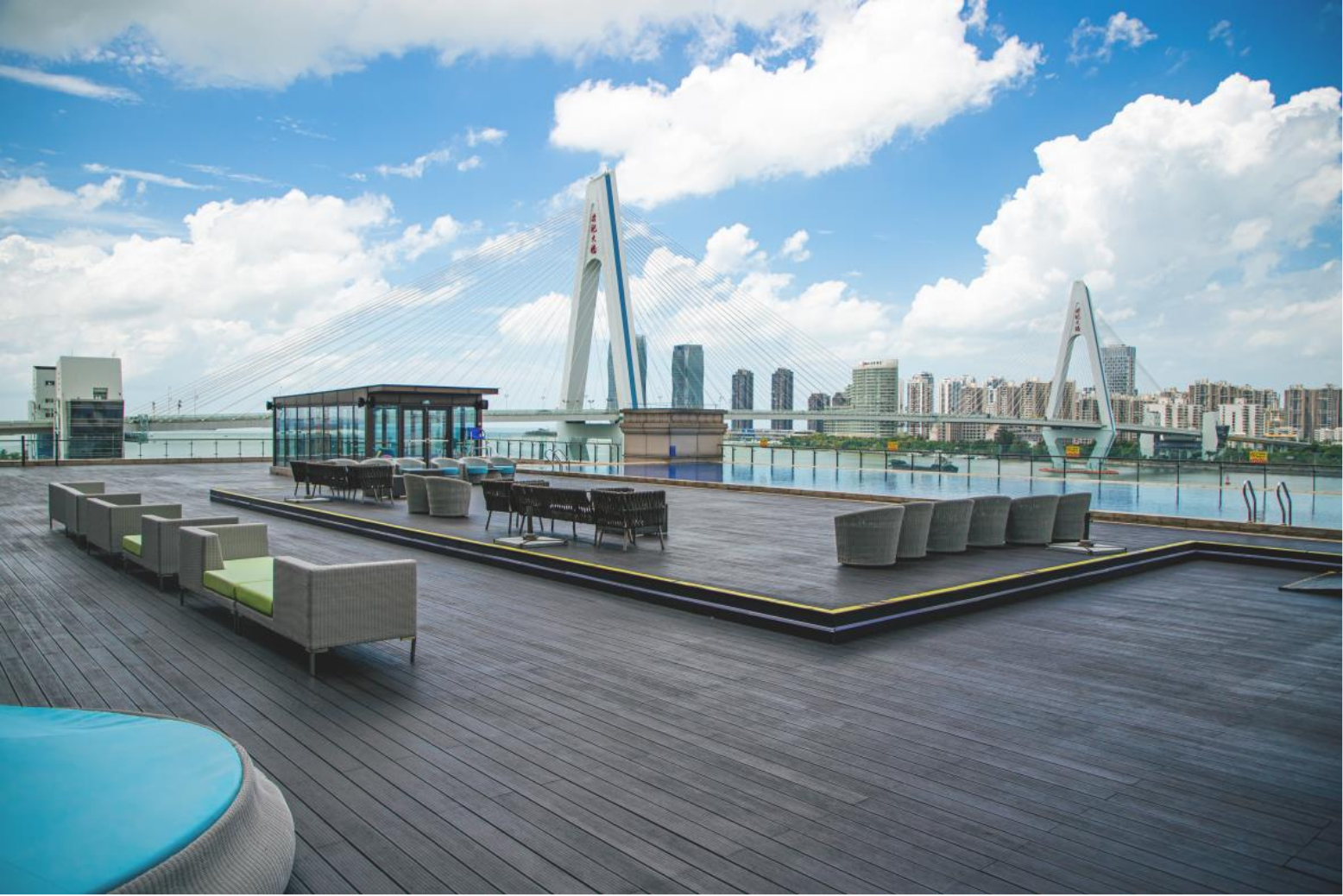 The Westin Haikou Pool Bar